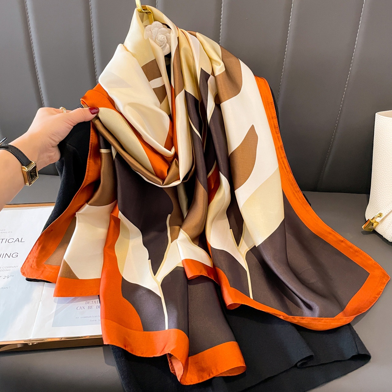 xyueanlo CC-031 Color Canvas Scarf - View 1